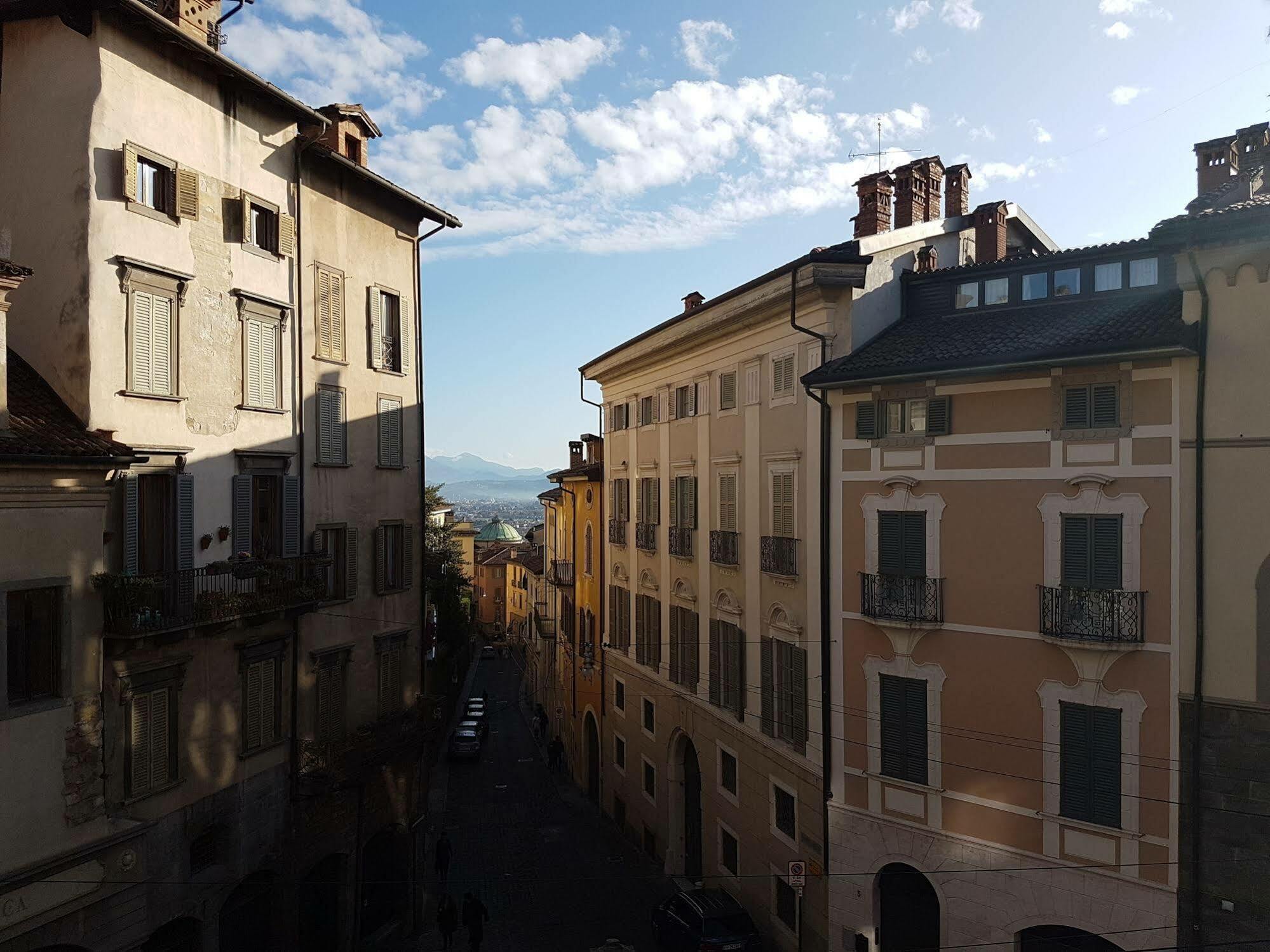 Uptown B'N'B Hotel Bergamo Exterior photo