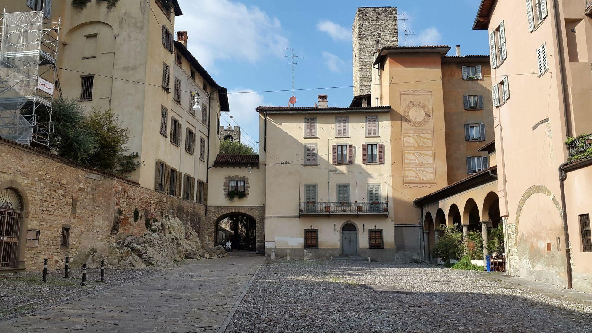 Uptown B'N'B Hotel Bergamo Exterior photo